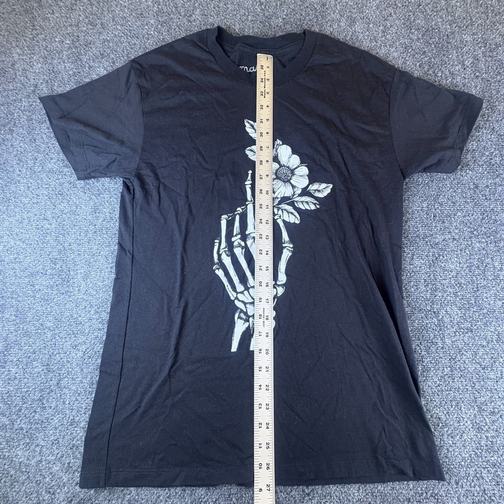 Marci Skeleton Hand Rose T-Shirt Mens Medium Black Graphic Cotton Short Sleeve - Picture 2 of 6